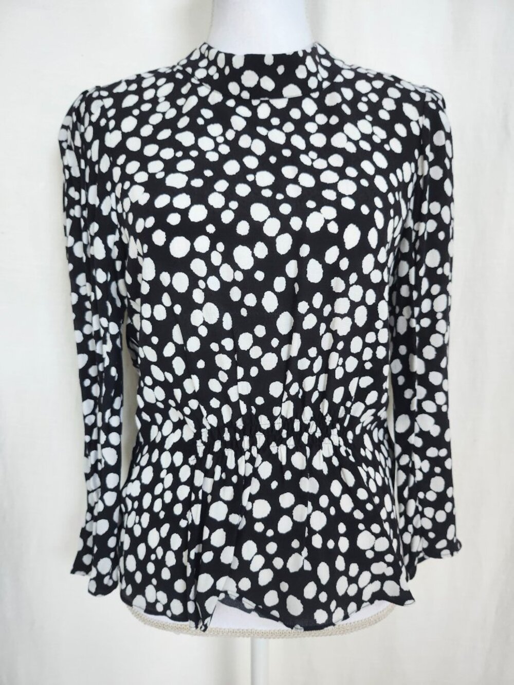 Zara Mock neck Puff Sleeve Top Blouse Size M Black White - Picture 2 of 8